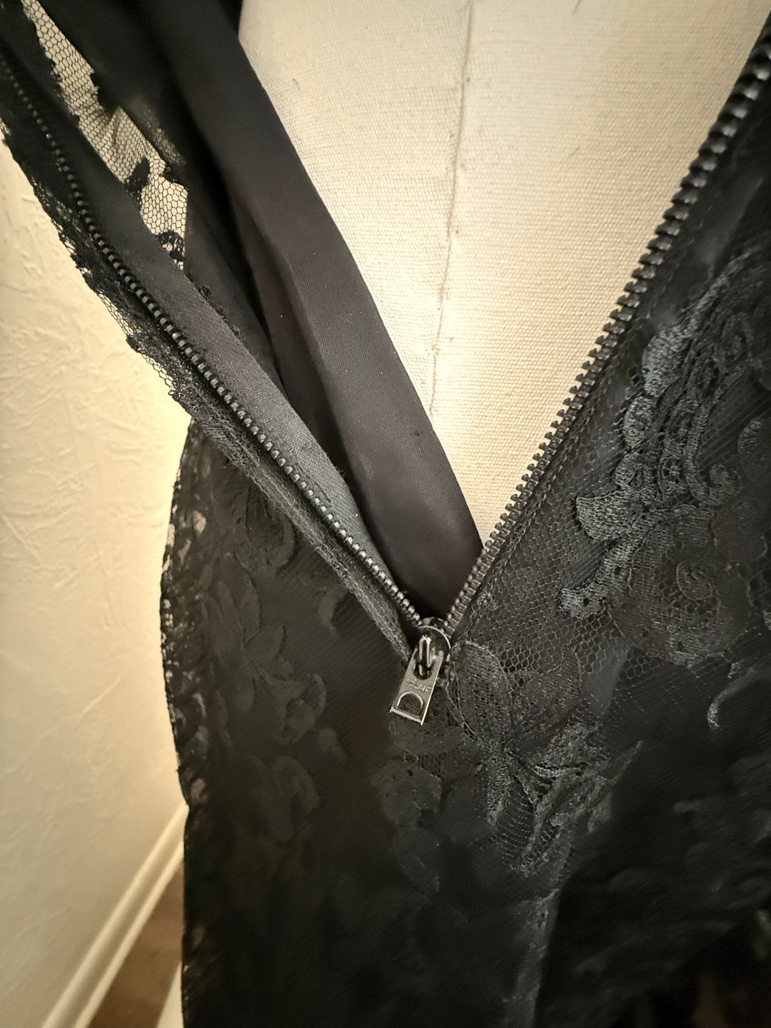 Vintage 1950s Givenchy Université Black Chantilly Lace Cocktail Dress